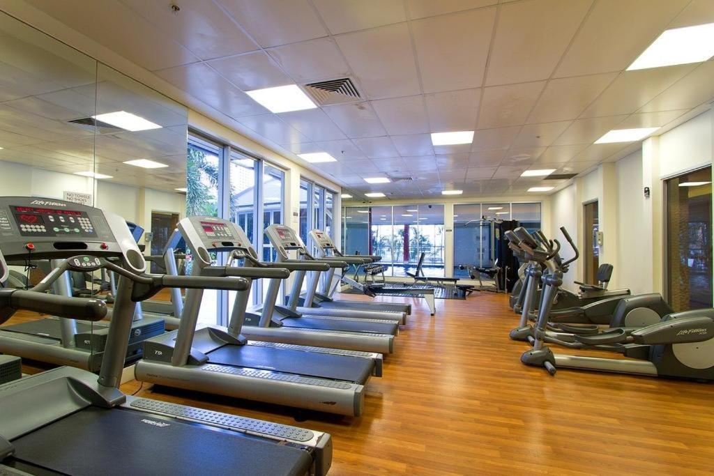 Deluxe Chevron Renaissance Apartment Gold Coast Luaran gambar