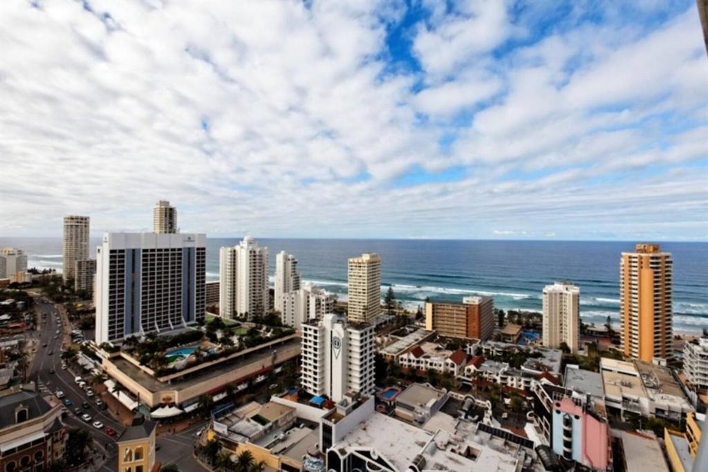 Deluxe Chevron Renaissance Apartment Gold Coast Luaran gambar