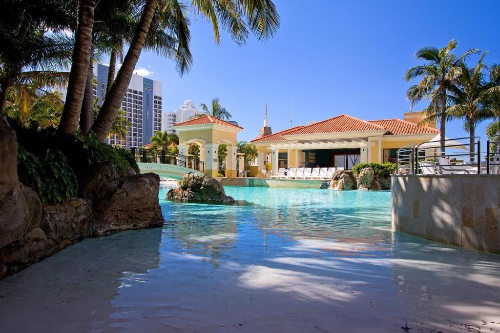 Deluxe Chevron Renaissance Apartment Gold Coast Luaran gambar