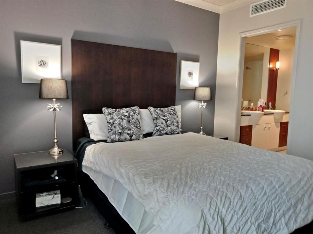 Deluxe Chevron Renaissance Apartment Gold Coast Luaran gambar