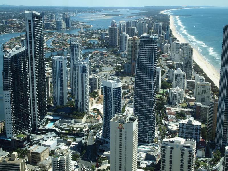 Deluxe Chevron Renaissance Apartment Gold Coast Luaran gambar