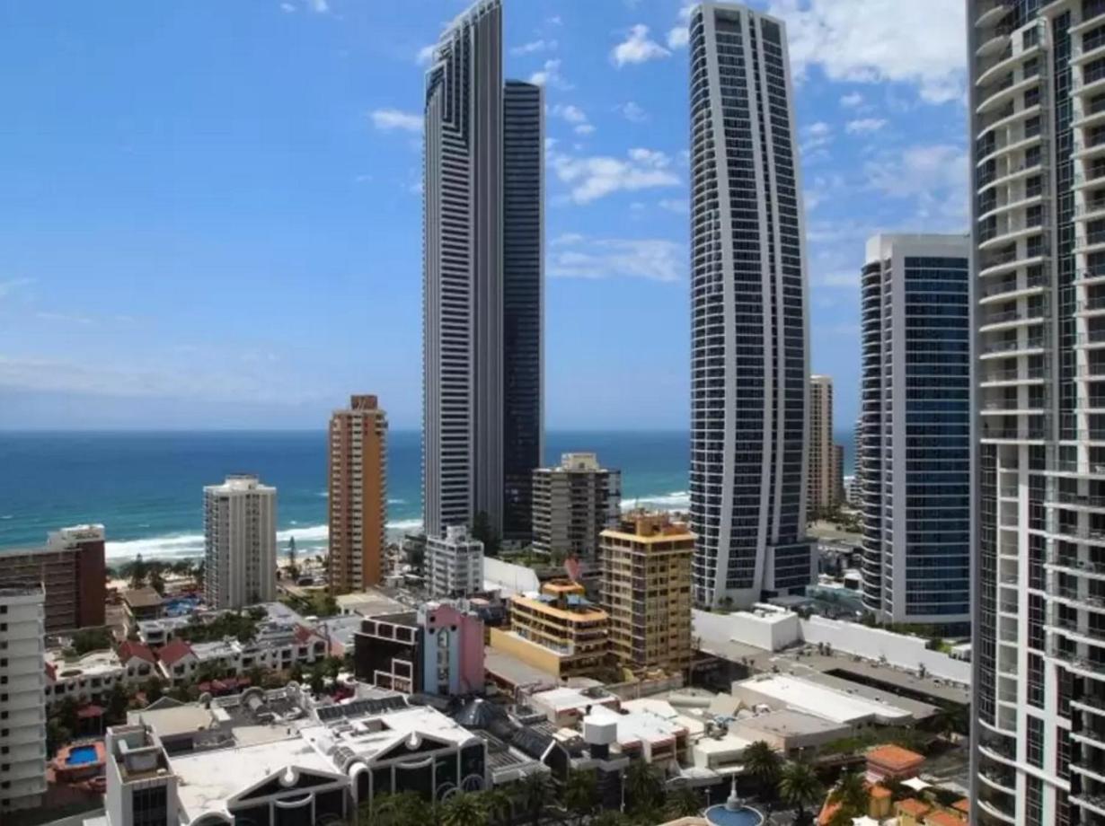 Deluxe Chevron Renaissance Apartment Gold Coast Luaran gambar