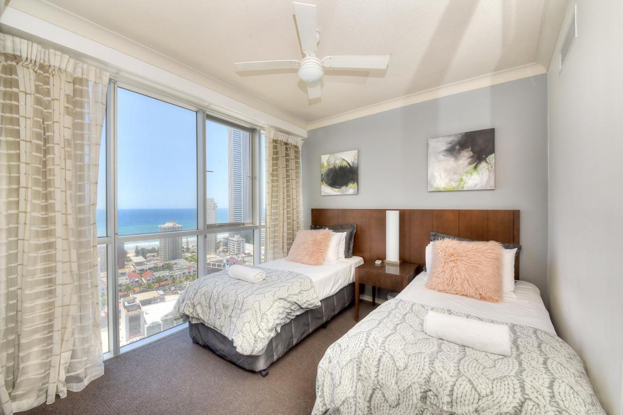 Deluxe Chevron Renaissance Apartment Gold Coast Luaran gambar