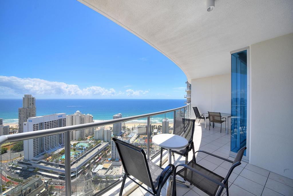 Deluxe Chevron Renaissance Apartment Gold Coast Luaran gambar